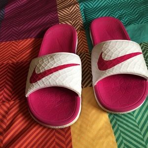Women’s Nike sandals